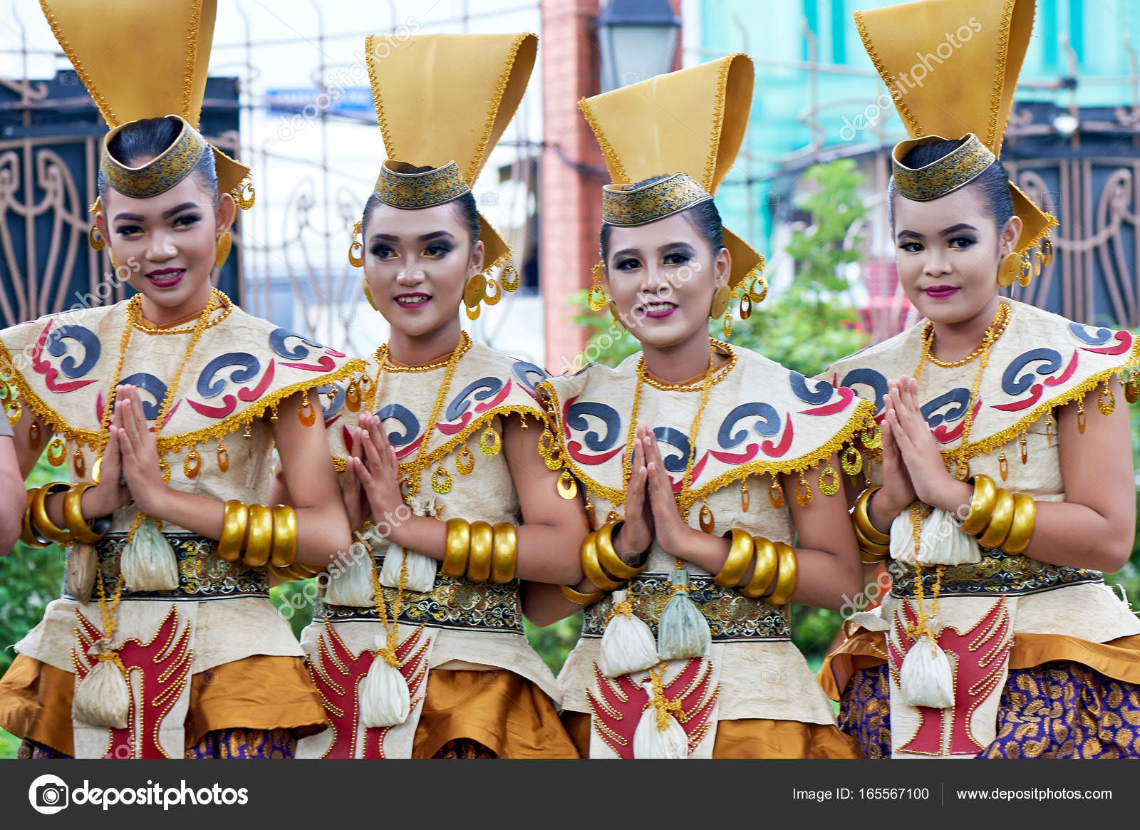 Indonesia National Costume  Indonesian Traditional Dress Clothing