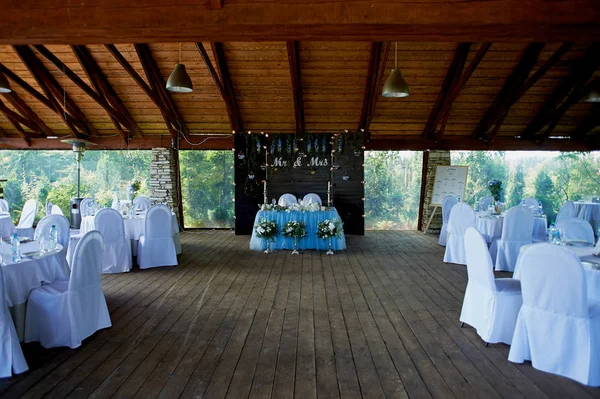 Banquet hall other function facility set for fine dining. selective focus — Stock Photo, Image