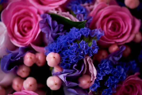 Buket pernikahan dengan warna pink dan ungu. Indah dan halus . — Stok Foto