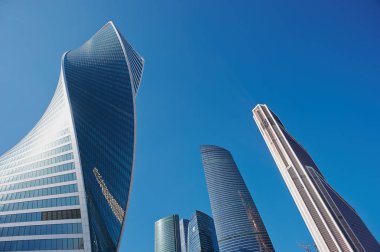 Moskova - 10 Ağustos, 2017:Low Moscow City gökdelenlerin görüş açısı. Moskova Uluslararası İş Merkezi modern ticari Merkezi Moskova'nın kuzeyinde.