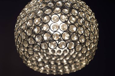 Sıcak renk lamba. Tasarımcı aydınlatma. Güzel tasarım