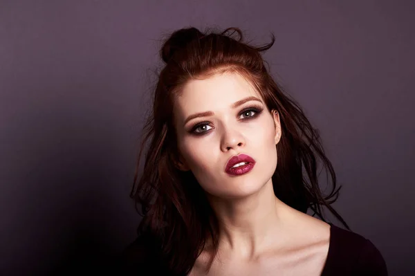 Portrait of a beautiful red-haired girl.Close. Plump lips. — Stock Photo, Image