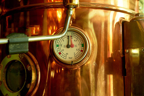 Котел для ресторана металлическая бронза, профессиональное оборудование.
.