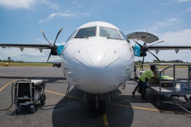 Vanuatu Atr 72-500 uçak Portvila Havaalanı'nda hava