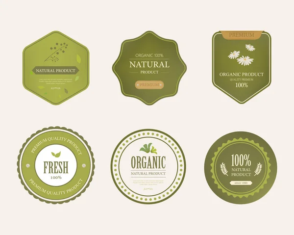 Ensemble d'étiquette naturelle et d'étiquette biologique de couleur verte. étiquettes et badges vintage design . — Image vectorielle