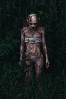 Bir korkunç korkunç fantezi stil gizemli yaratık portresi. Korku veya Halloween kavramı.