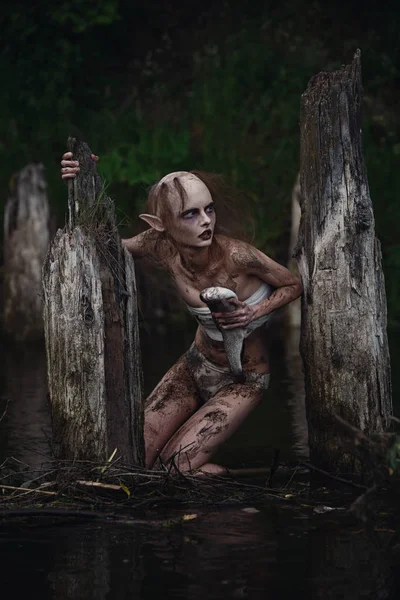 Retrato de una horrible criatura mística estilo fantasía de miedo. Concepto de horror o Halloween . — Foto de Stock