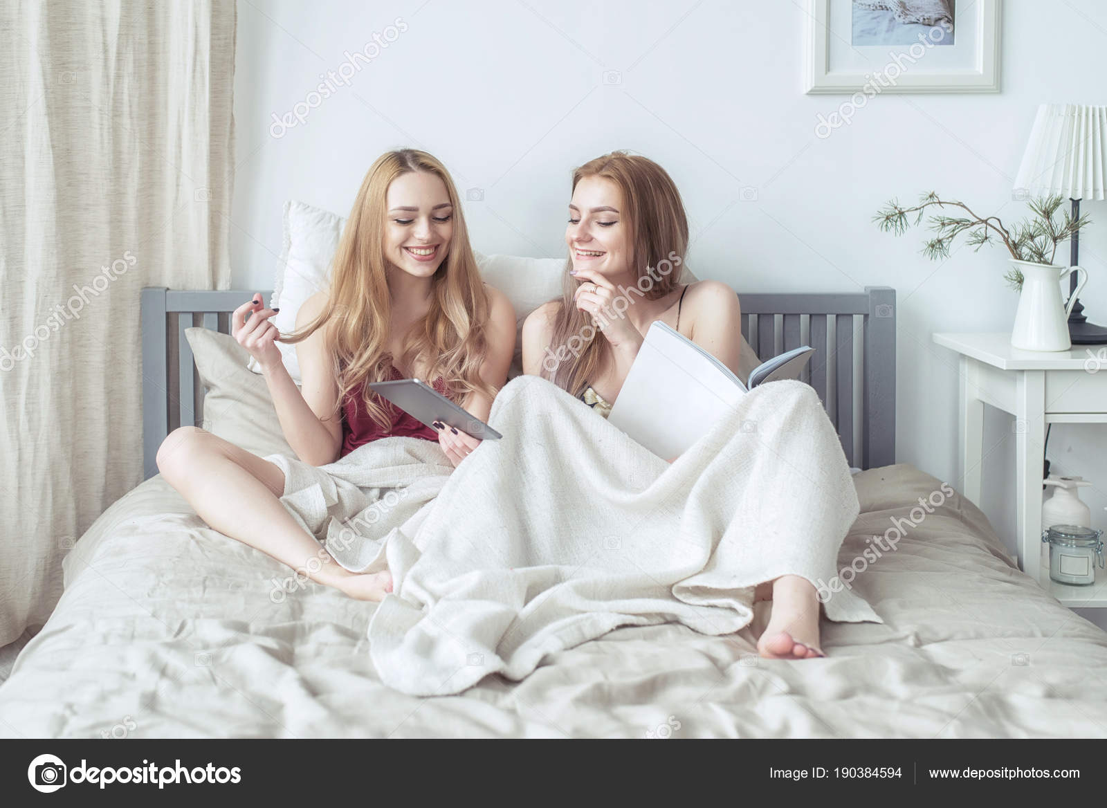 Hot Blonde Lesbian Teens – Porn Sex Photos