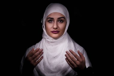 Kız hijab dua ile
