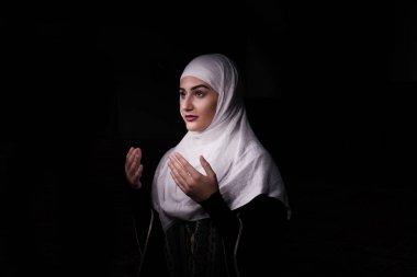 Kız hijab dua ile