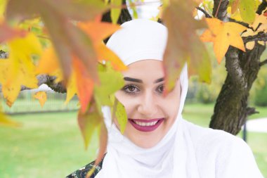 Hijab poz ile Beutiful kız