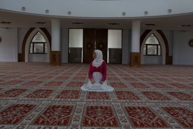 Beutiful kız hijab, dua eden