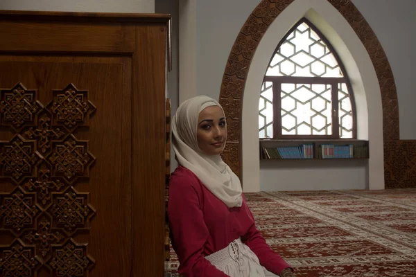 Beutiful kız hijab, dua eden