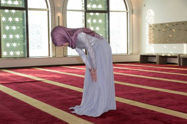 Genç Müslüman kız için dua