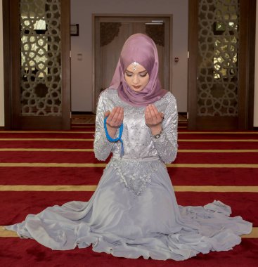 Genç Müslüman kız için dua