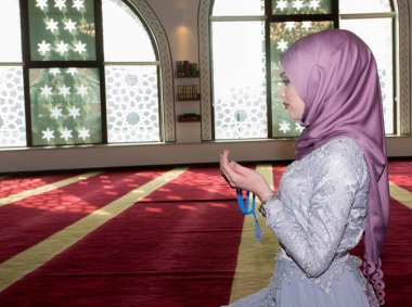 Genç Müslüman kız için dua