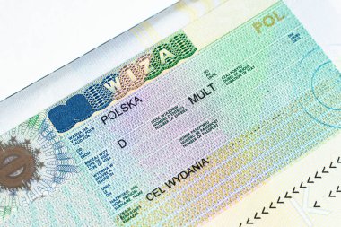 Schengen 'in çok girişli vizesi pasaport kapanışında Polonya vizesi.