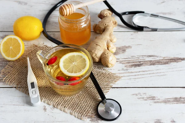 Tasse Thé Avec Camomille Citron Gingembre Miel Concept Médecine Alternative — Photo