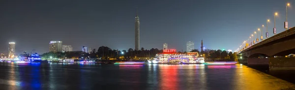 Centro de El Cairo noche panorámica larga exposición . —  Fotos de Stock