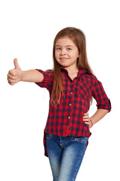 Adolescente con expresión facial emocional. Hermoso retrato femenino de media longitud aislado sobre fondo blanco . — Foto de Stock