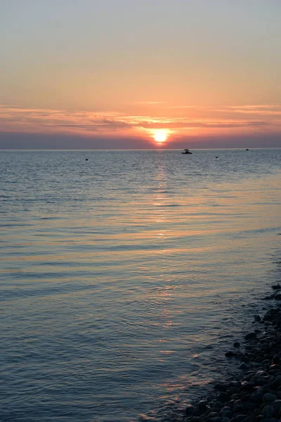 Pôr do sol sobre o mar na Baía de Imereti — Fotografia de Stock