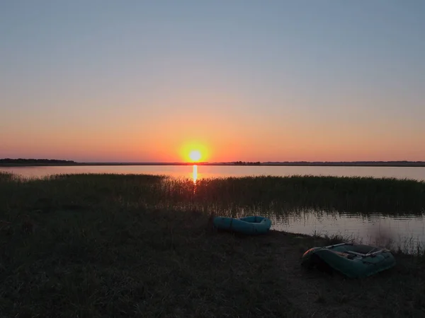 Захід сонця на озеро Ilinskoe. Омська область — стокове фото