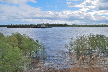 Bahar yüksek su irtiş Nehri üzerinde