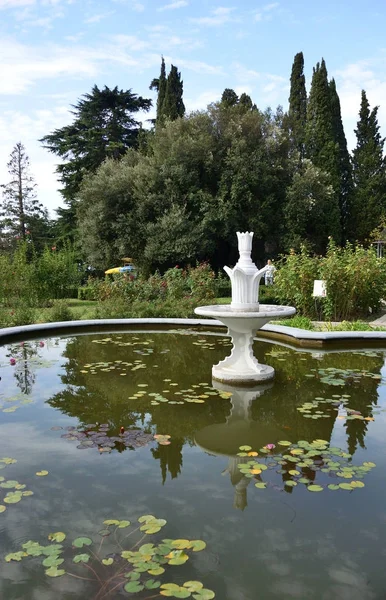 Красивые места Никитского ботанического сада — стоковое фото