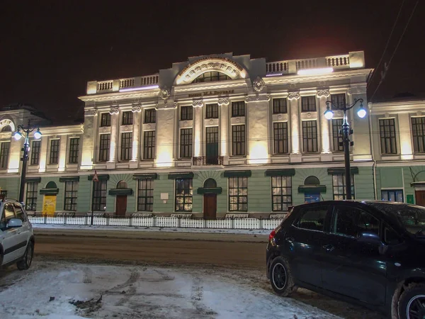 鄂木斯克市冬季街道景观. — 图库照片