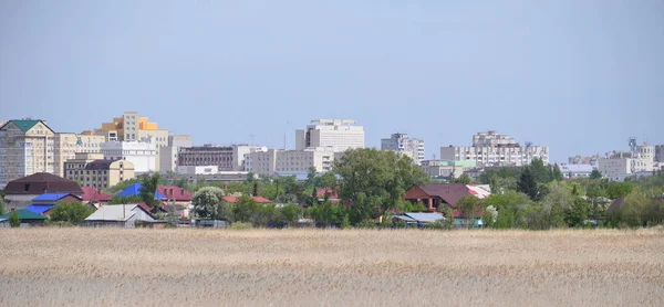 Вид на місто Омськ з порту Паркової птиці — стокове фото