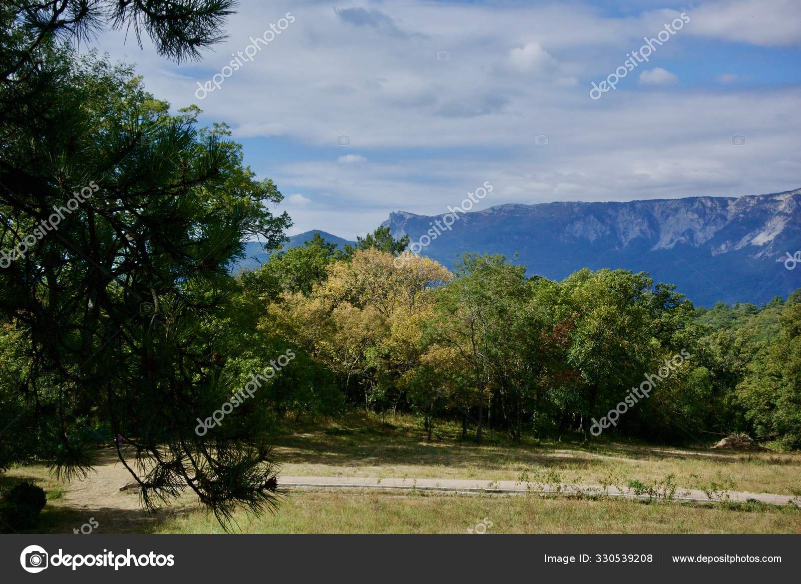 View of the surroundings of the Masandra Palace, Yalta Crimea — 스톡 사진