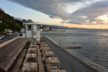 Alushta, Kırım - 21 Eylül 2019: Alushta kentindeki Kırım sahili manzarası