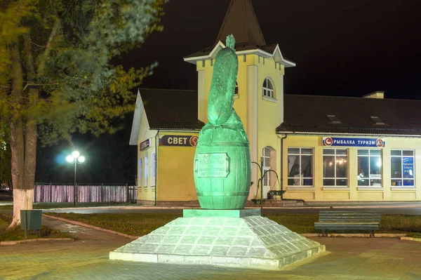 Памятник огурцу, Луховицы. Московская область — стоковое фото