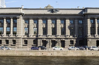 Ana hazine devlet bankadır. St. Petersburg