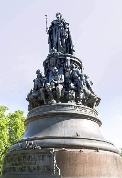 卡捷琳娜女皇。在圣彼得堡的纪念碑 — 图库照片