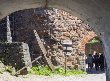 Vyborg. Antik çapa ve yön Vyborg kalede oturum açın