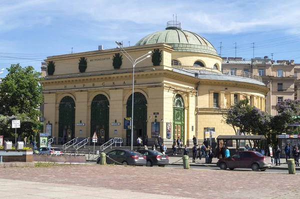 Narvskaya metróállomástól. St. Petersburg — Stock Fotó