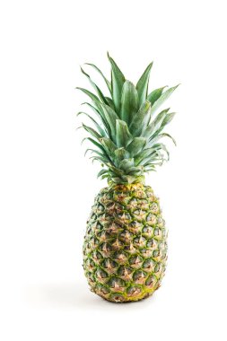 Doğal ananas beyaz izole