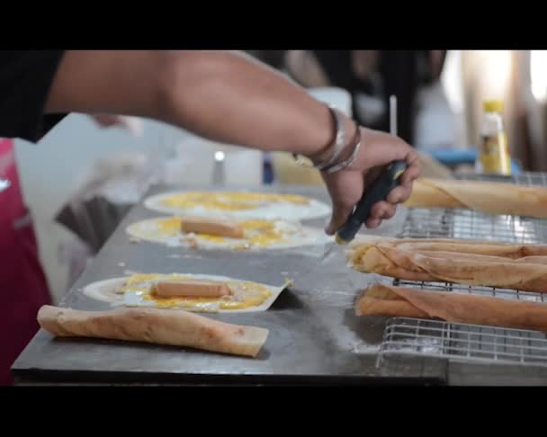 Thailändsk pannkaka matlagning — Stockvideo