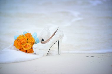 Gelin buketi ve ayakkabı