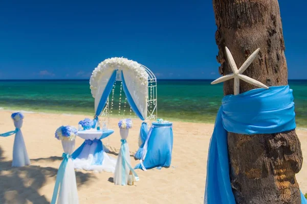 Dekorationen für eine Hochzeit am Strand — Stockfoto