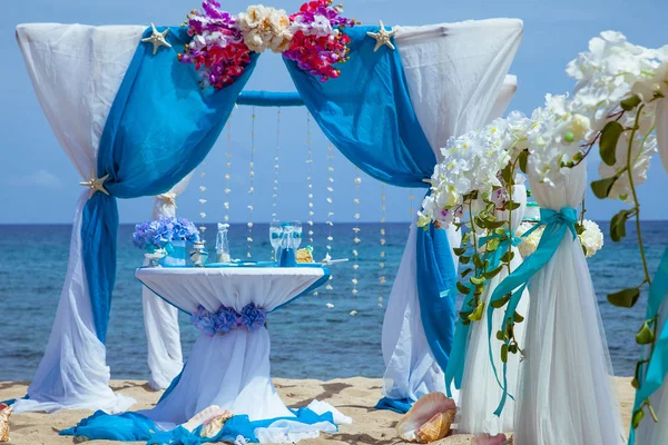 Dekorationen für eine Hochzeit am Strand — Stockfoto