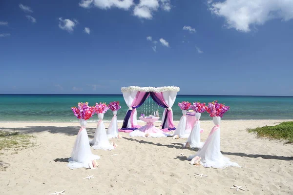 Dekoracje na ślub na plaży — Zdjęcie stockowe