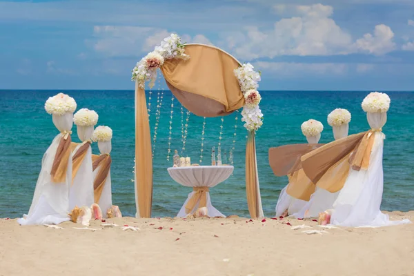 Décorations pour mariage à la plage — Photo