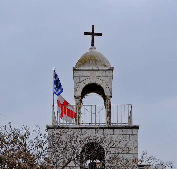 Kudüs, İsrail 'in dini ve kültürel yaşamının merkezidir. Üç dinin ve seçkin mimari eserlerin şehri. Eski şehir ve manzaraların manzaraları..