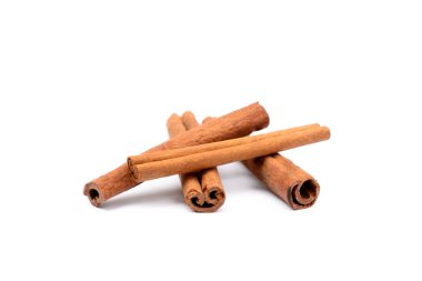 Güzel kokulu tarçın izole