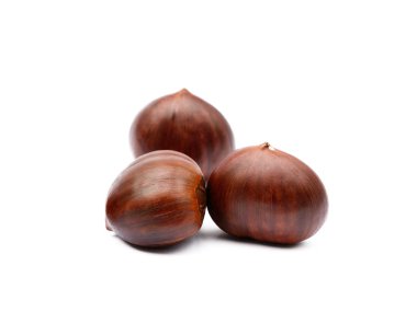 Taze sıcak kestane izole