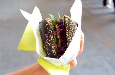 Sebze ile sağlıklı hamburger