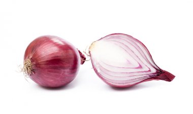  beyaz üzerine taze soğan