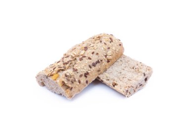 tam buğday ekmeği beyaz arkaplanda izole